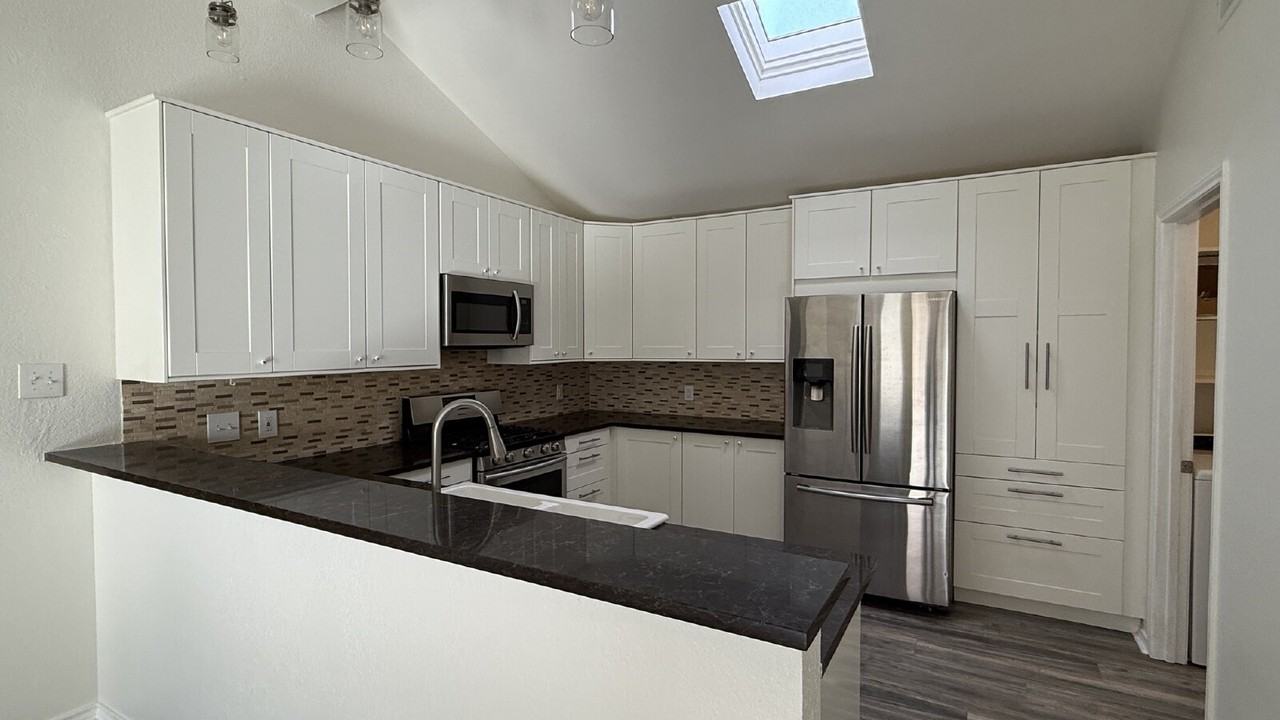 2111 Margalene Way - Photo 6 of 19