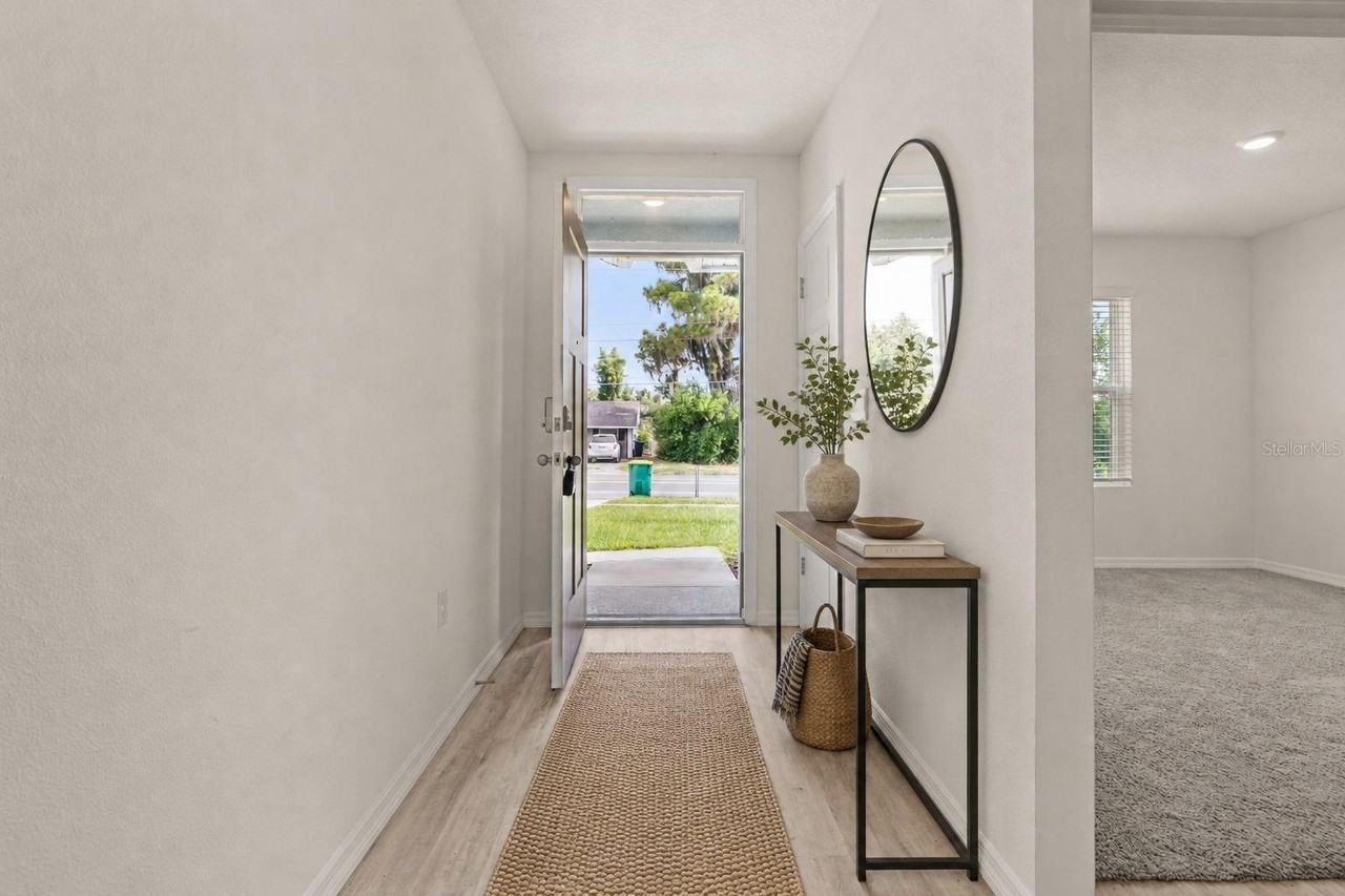 1078 Clay Blvd - Photo 4 of 50