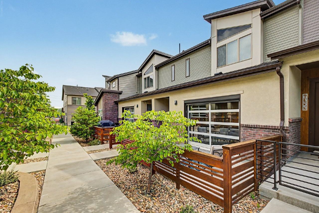 6363 Nelson St - Photo 3 of 50