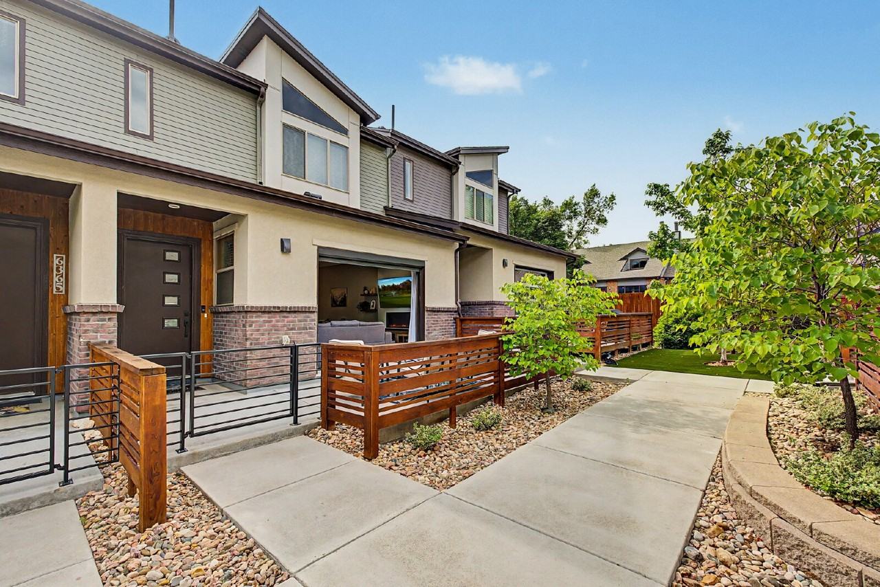 6363 Nelson St - Photo 4 of 50