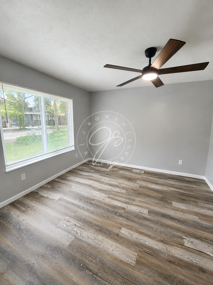 1144 Fernwood Ave - Photo 3 of 21
