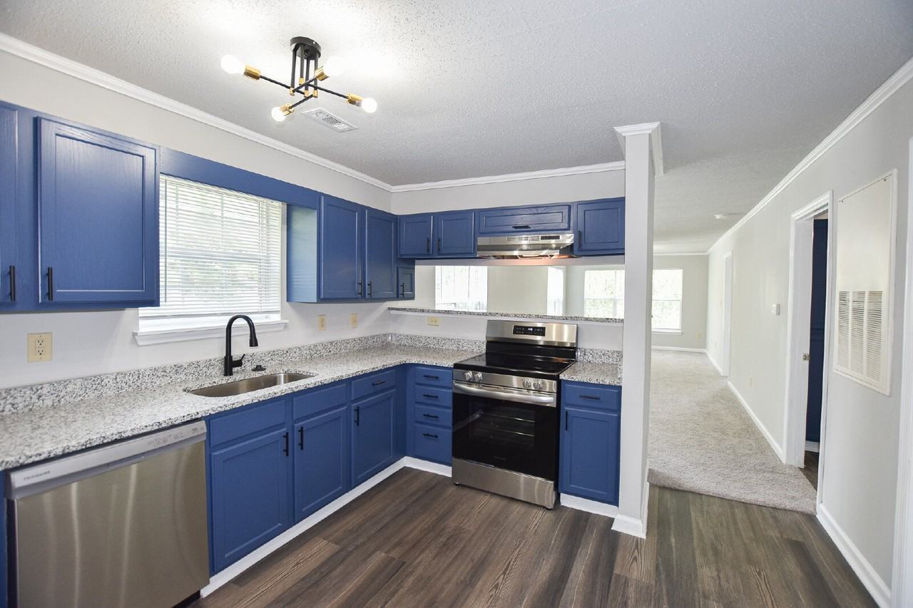 4273 Villas Dr - Photo 4 of 16