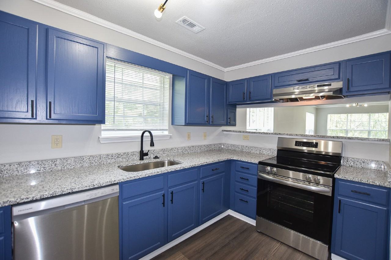 4273 Villas Dr - Photo 5 of 16