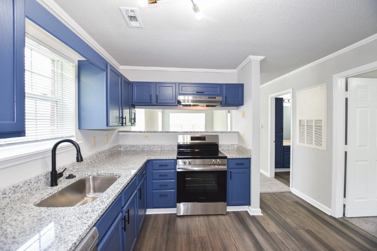 4273 Villas Dr - Photo 6 of 16