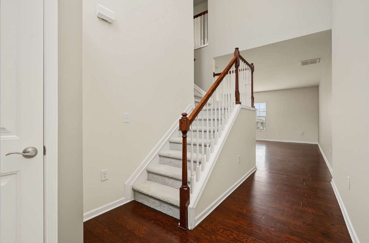 219 Lynchwick Ln - Photo 4 of 38