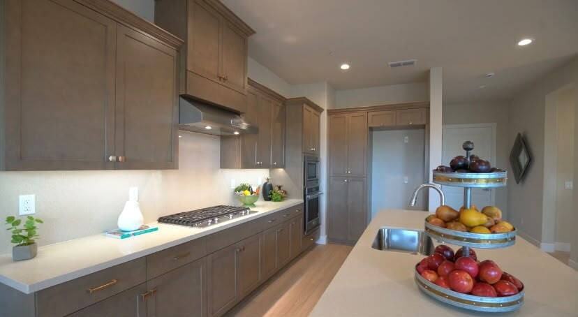 3572 Edgewood Dr - Photo 6 of 10