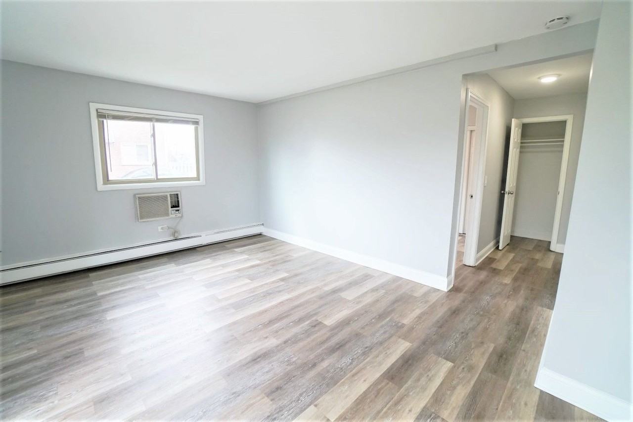 1100 North Wheeling Road #2 - Photo 6 of 13