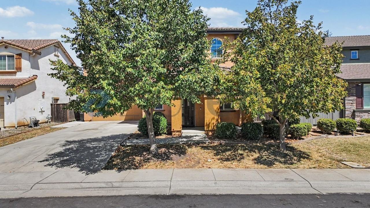 9749 Shanelyn Way - Photo 4 of 50