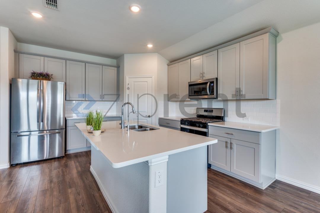 3217 Paruament Dr - Photo 6 of 18