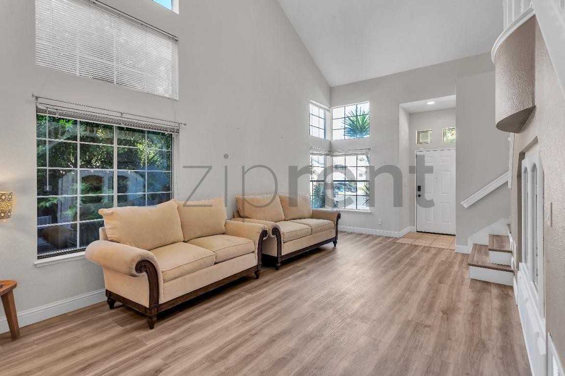 1240 Litchfield Ave - Photo 6 of 36