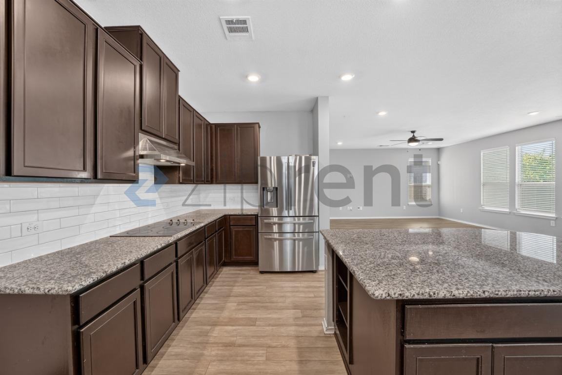 536 Ayinger Ln - Photo 6 of 36