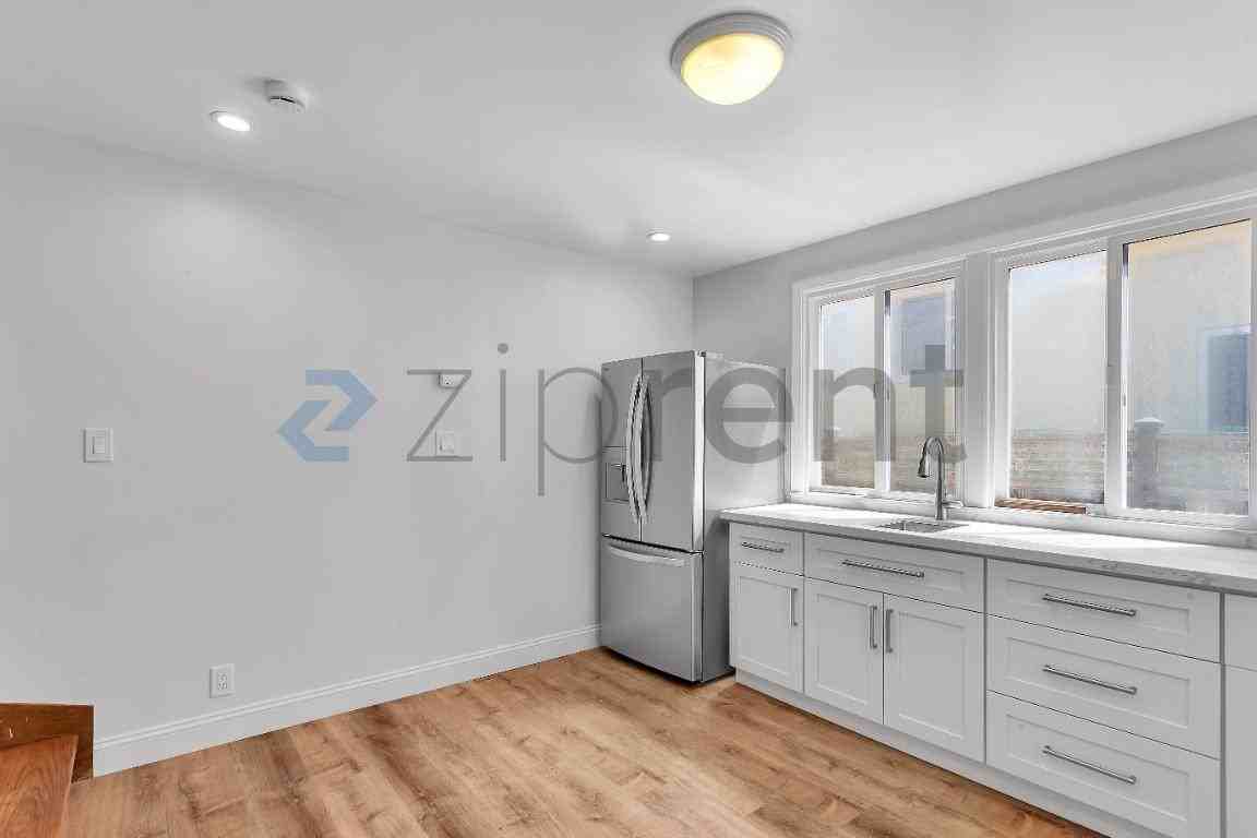 173 Westlawn Ave - Photo 7 of 15