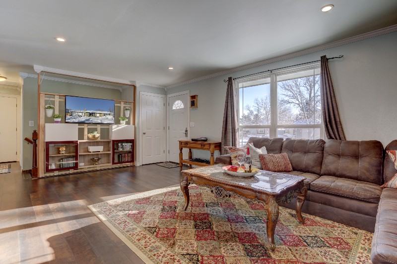 8605 W Teton Ave - Photo 3 of 15