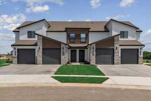 featured image of 20628 Crestview Cir