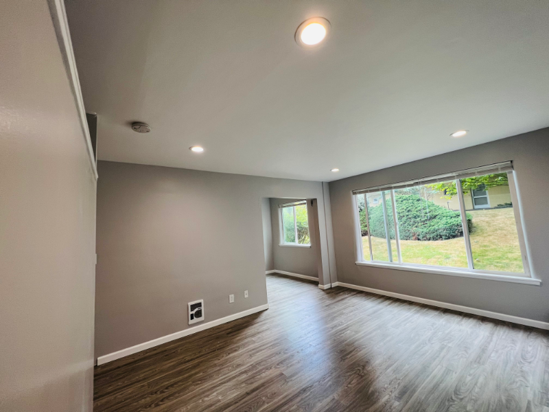 4729 40th Ave Ne - Photo 2 of 24