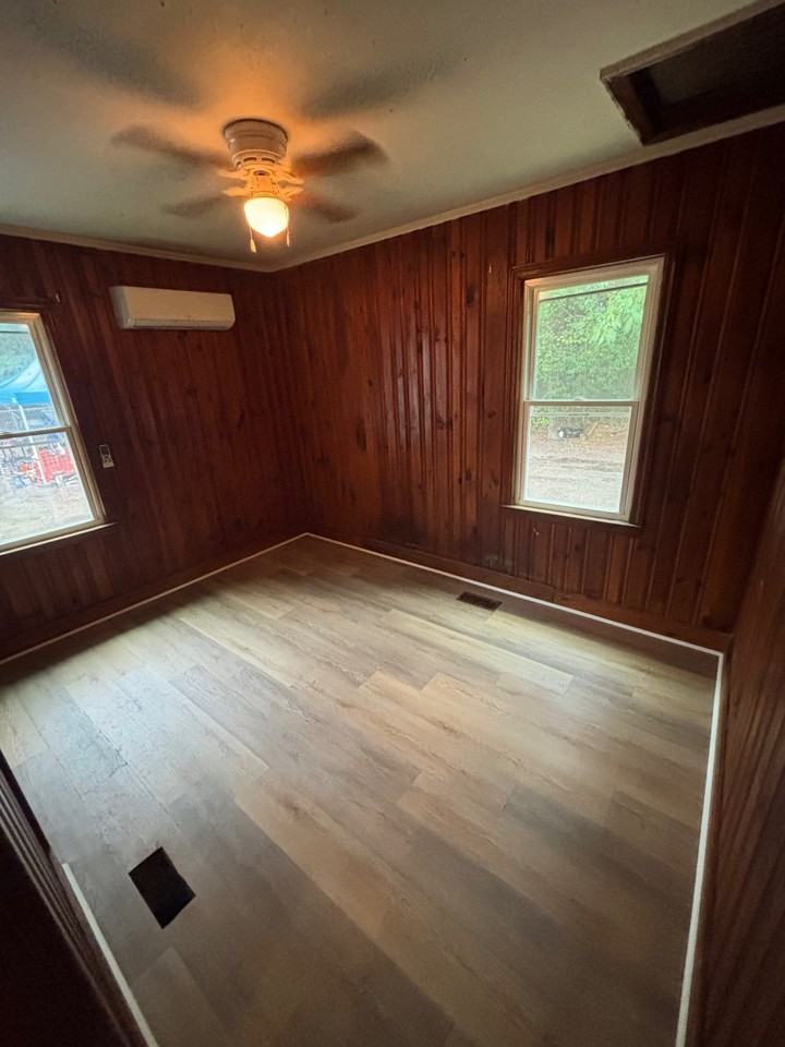 1051 Harbor Rd #B - Photo 4 of 7