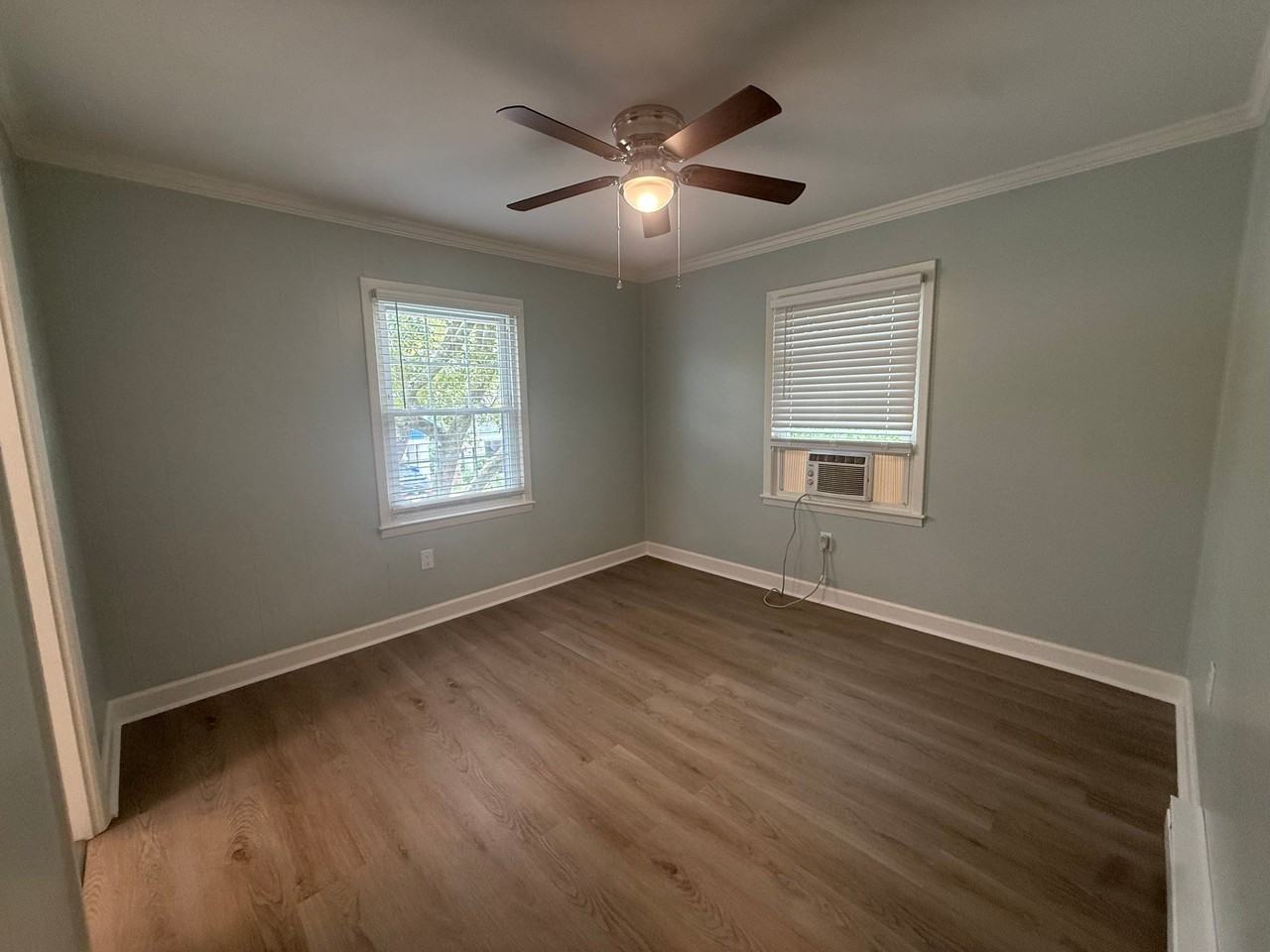120 N Pinewood Dr #2 - Photo 4 of 17