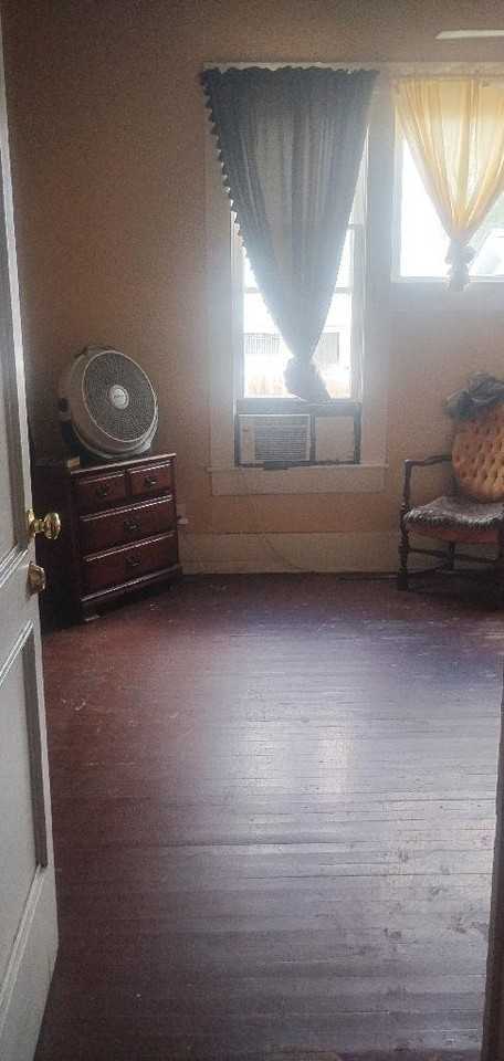 1816 E Houston St #2 - Photo 3 of 15