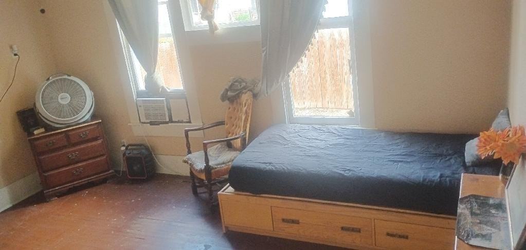 1816 E Houston St #2 - Photo 4 of 15
