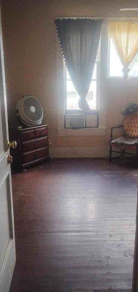 1816 E Houston St #2 - Photo 6 of 15