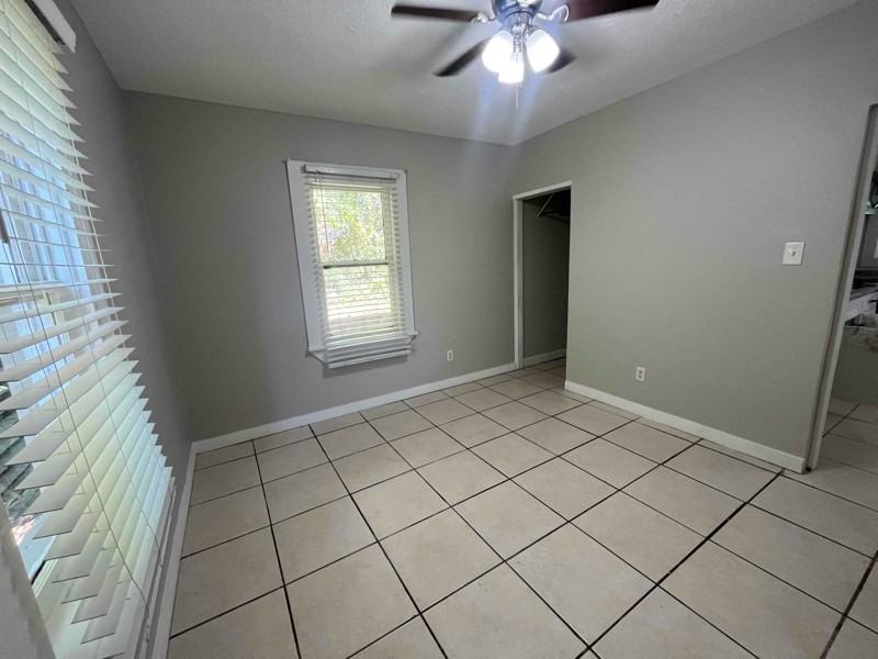 127 1/2 W Palmetto Ave #1-2 - Photo 3 of 6