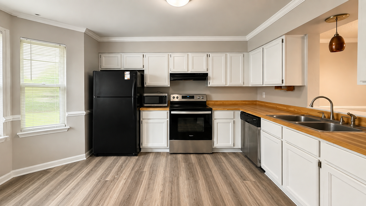 4614 Glanmire Dr - Photo 2 of 9