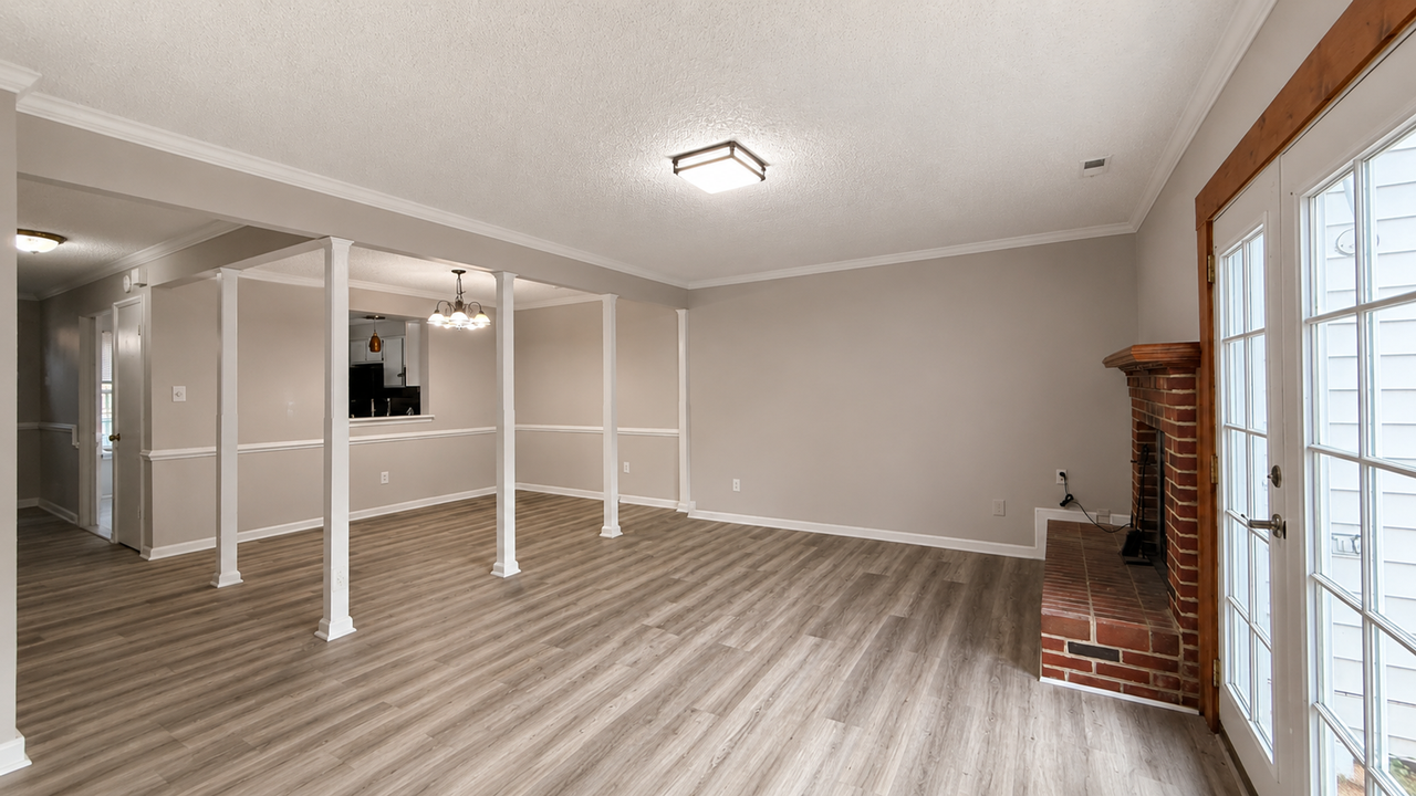 4614 Glanmire Dr - Photo 4 of 9