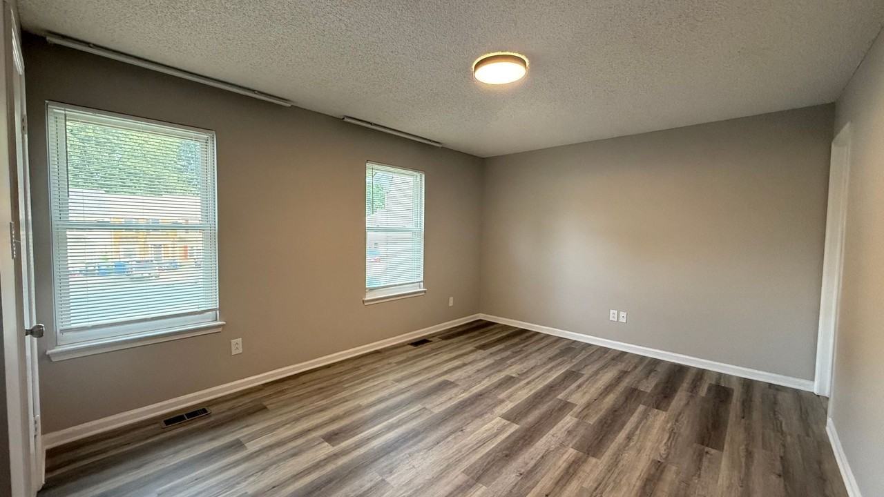 4614 Glanmire Dr - Photo 5 of 9