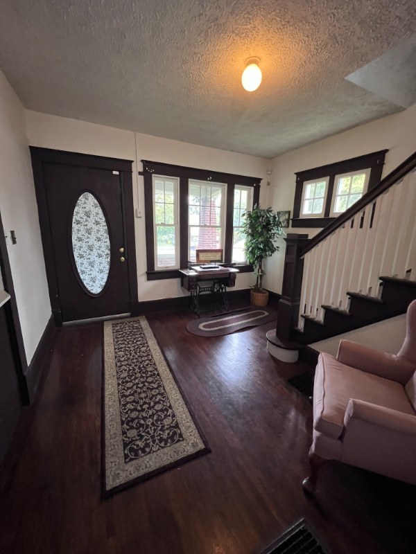 3571 Winchester Ave - Photo 2 of 12