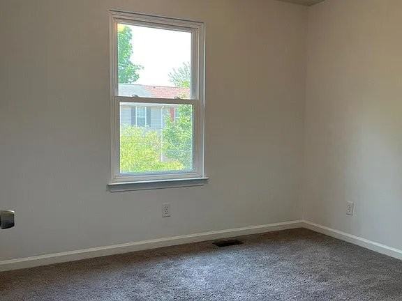 1135 E 14th St - Photo 2 of 3