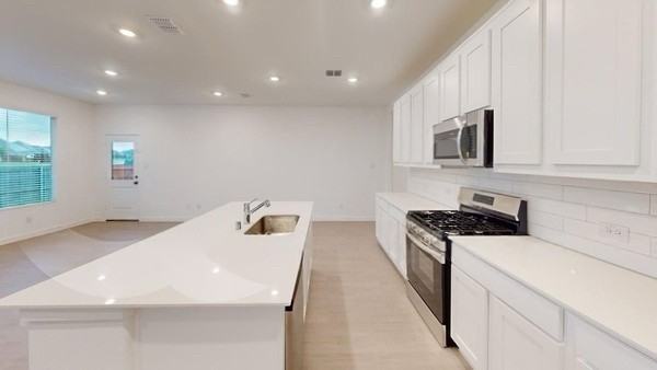 726 Madrono Dr - Photo 2 of 16