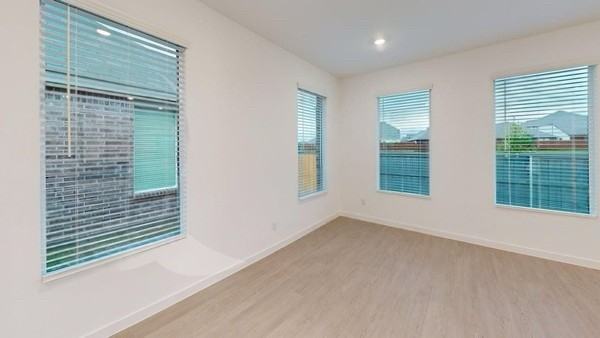 726 Madrono Dr - Photo 5 of 16