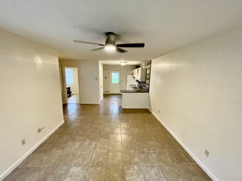 400 Dobbins St - Photo 3 of 9