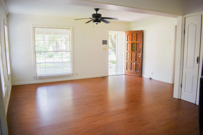 1819 E Polk St - Photo 3 of 8