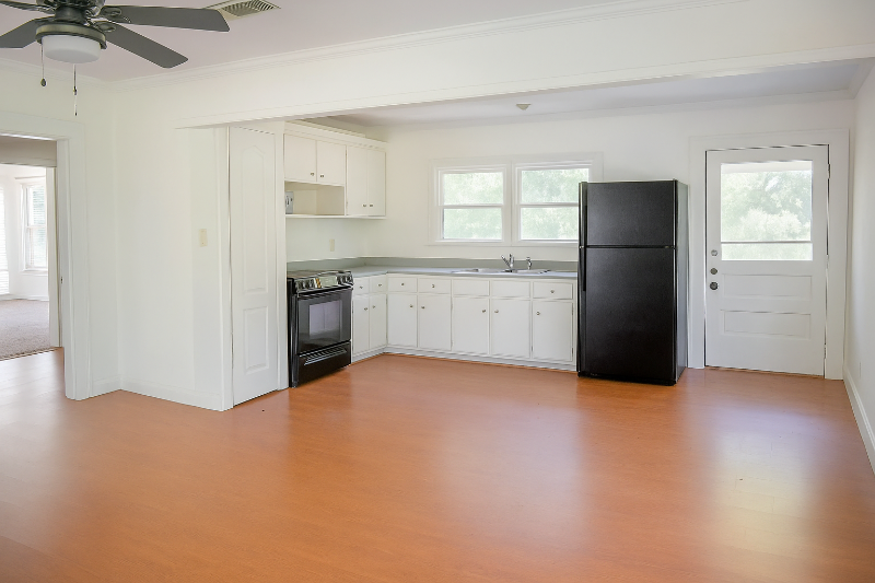 1819 E Polk St - Photo 4 of 8