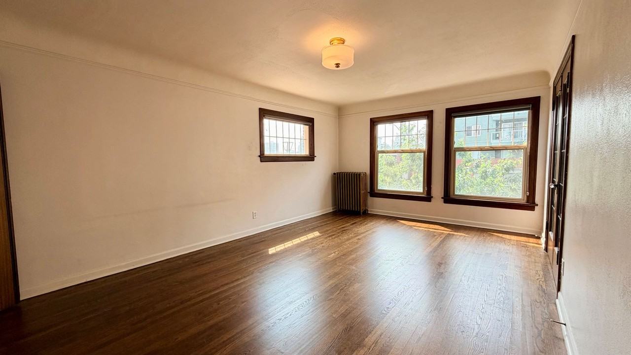 Devoe Apartments - Photo 2 of 17