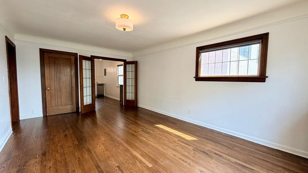 Devoe Apartments - Photo 3 of 17