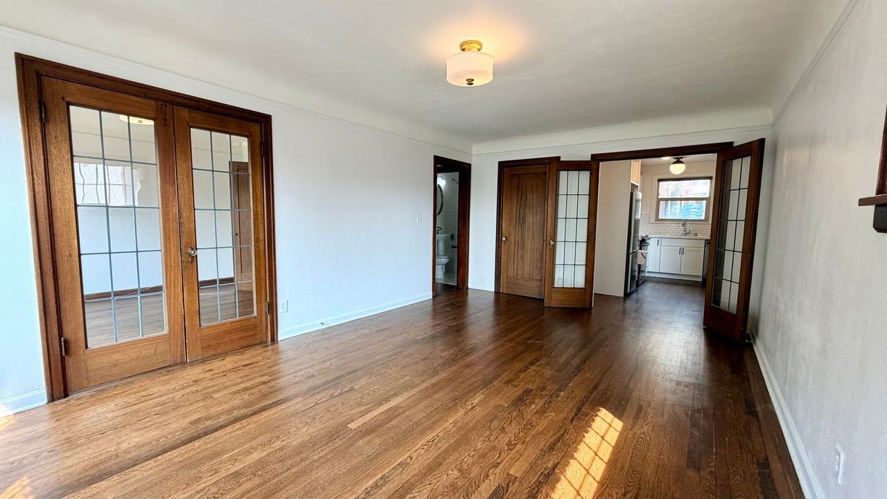 Devoe Apartments - Photo 4 of 17