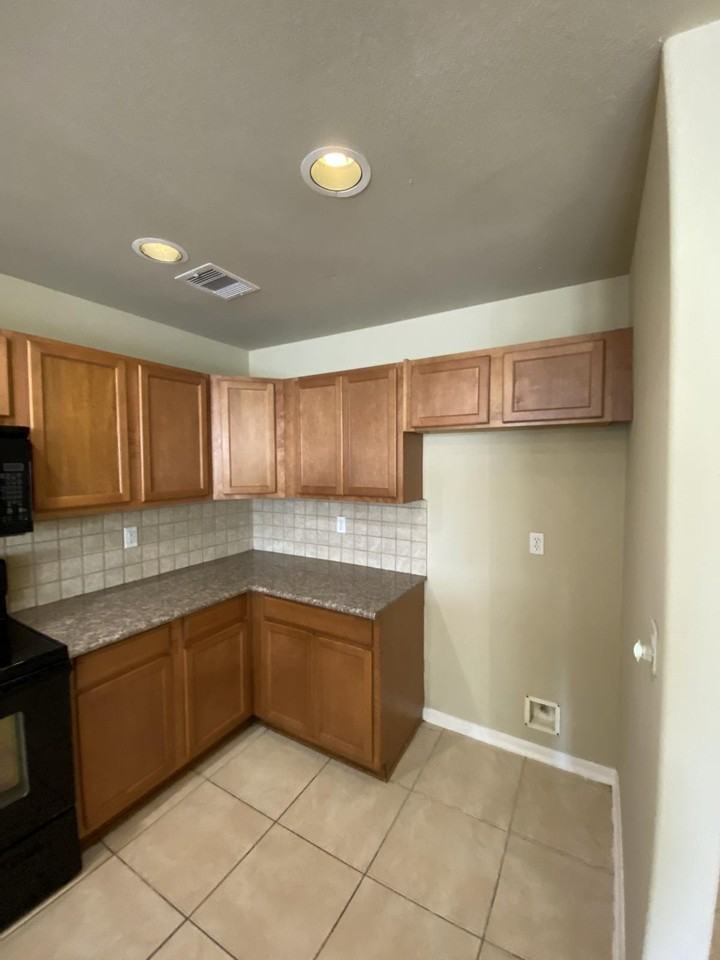 4449 South St - Photo 3 of 20