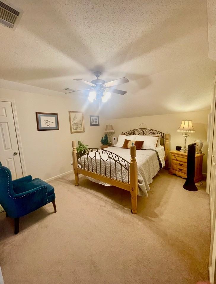 214 Foxbury Sq