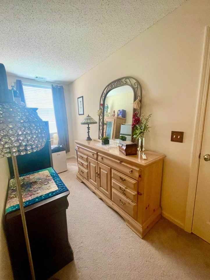 214 Foxbury Sq - Photo 4 of 12