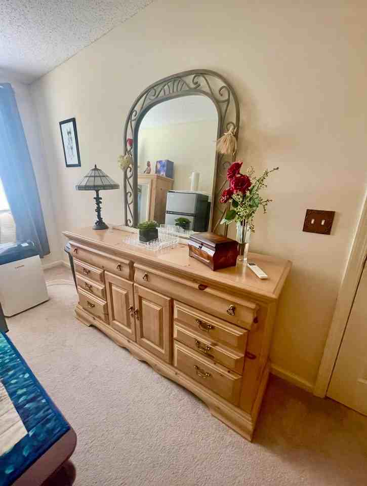 214 Foxbury Sq - Photo 5 of 12