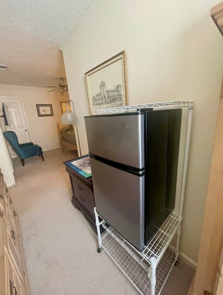 214 Foxbury Sq - Photo 6 of 12