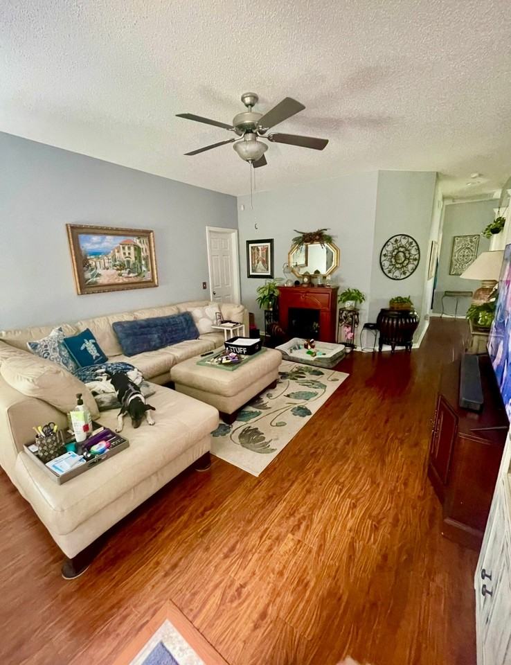 214 Foxbury Sq - Photo 7 of 12