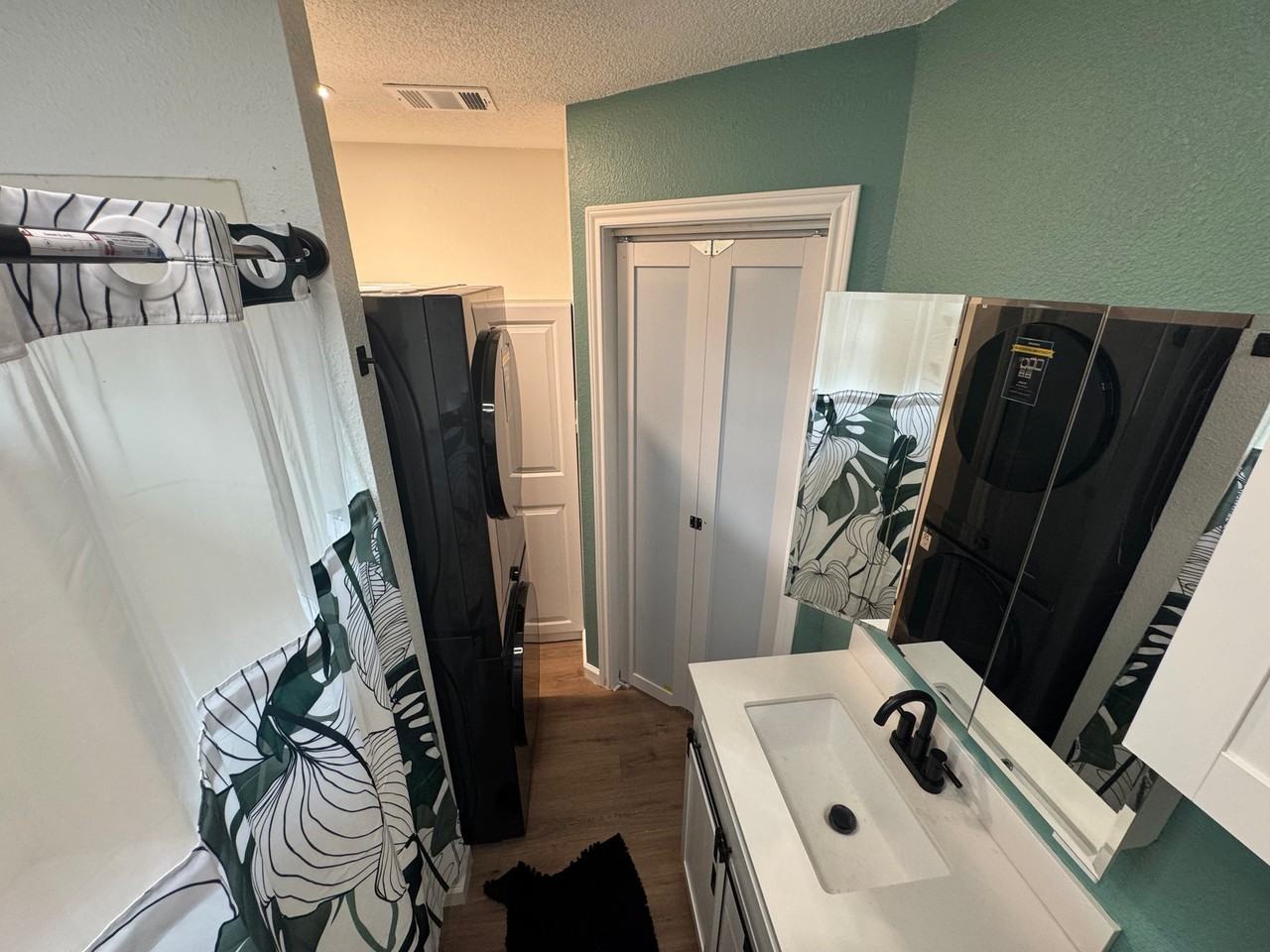1123 Disraeli Cir - Photo 3 of 10