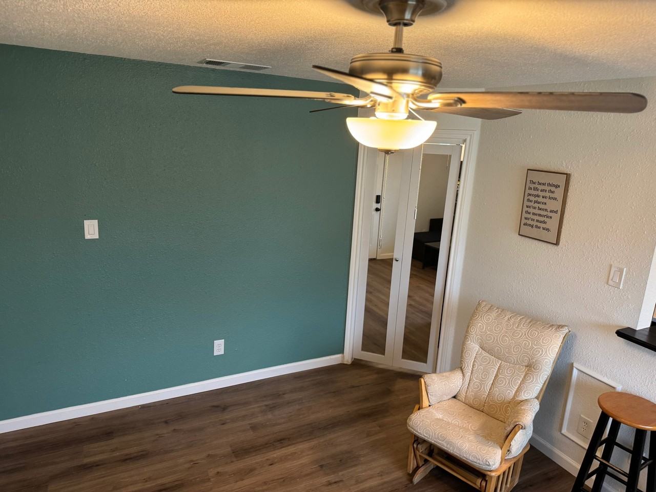 1123 Disraeli Cir - Photo 4 of 10