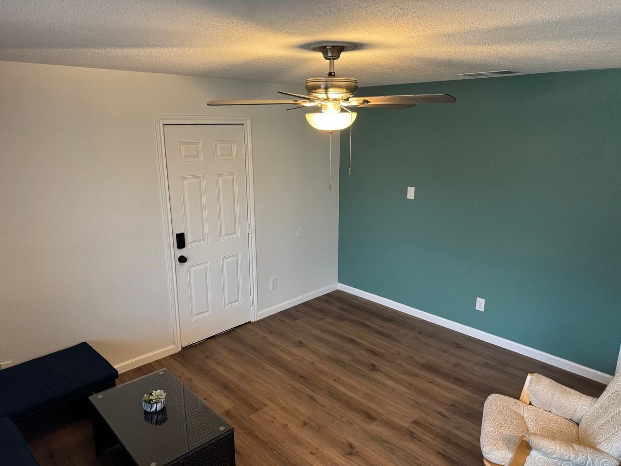 1123 Disraeli Cir - Photo 7 of 10