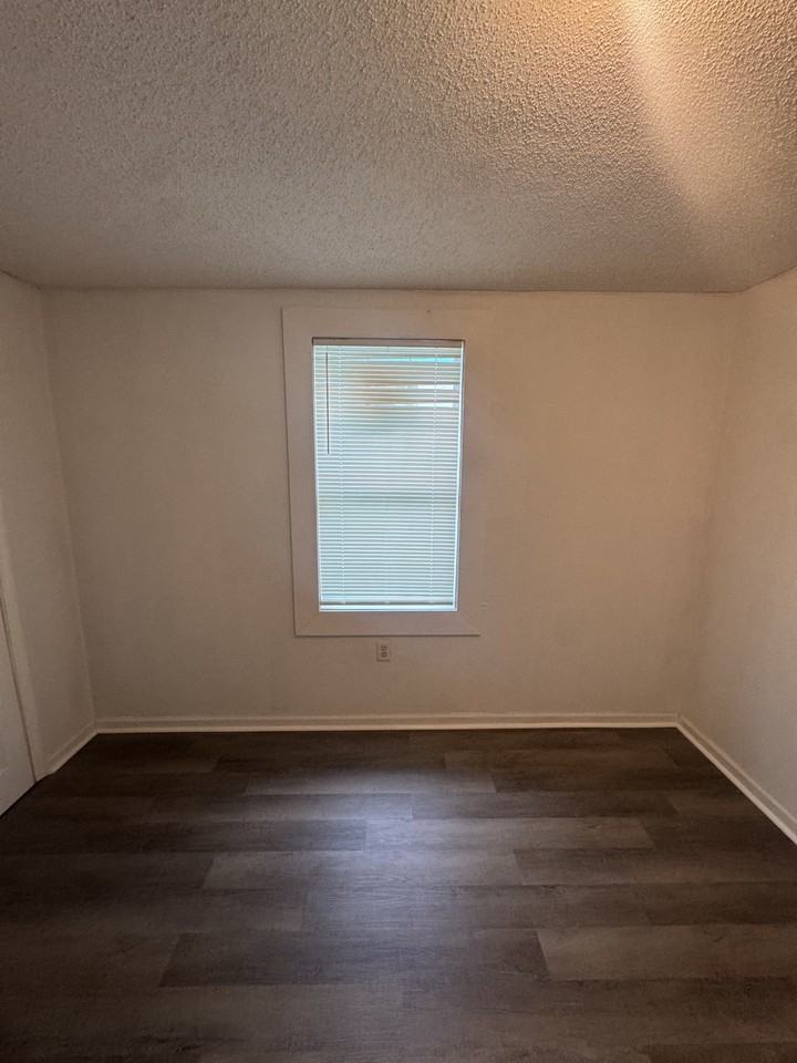 516 516/518 S Hennessey St - Photo 7 of 7