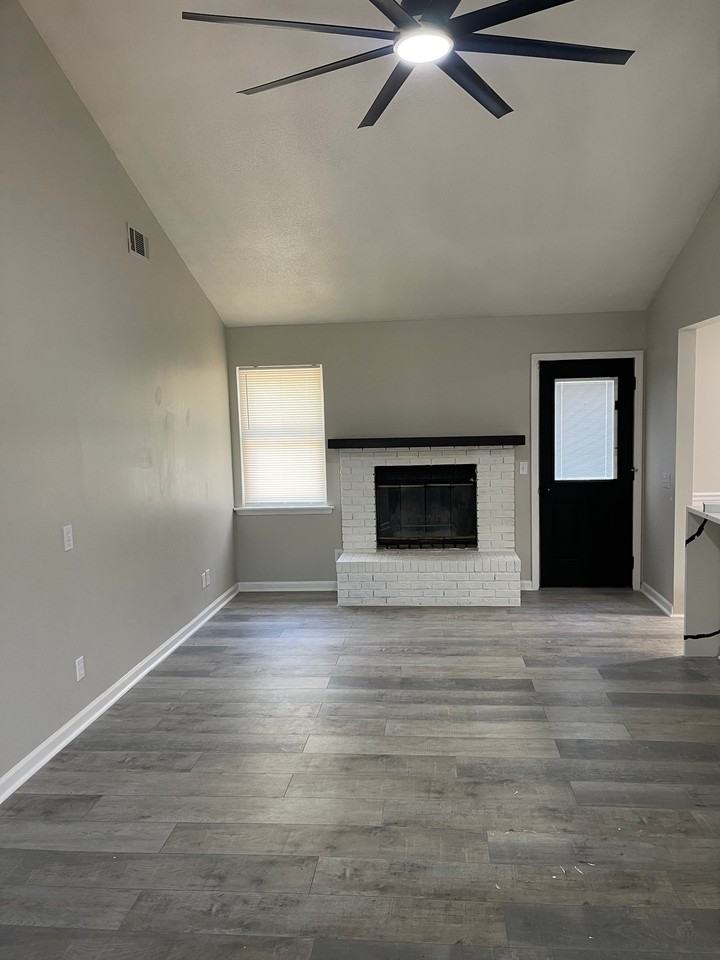 6210 Lynridge Ave - Photo 6 of 14