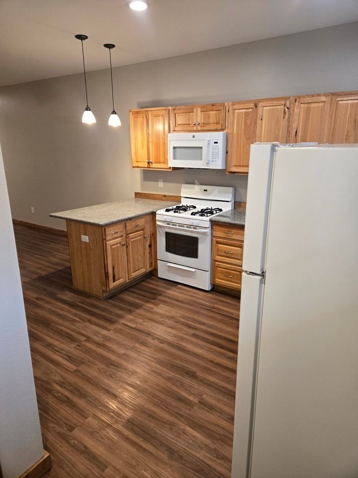 3rd Ave Nw #250C - Photo 2 of 8